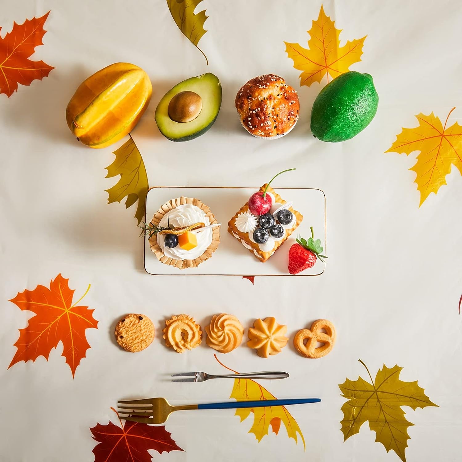 Thanksgiving Fall Leaf Tablecloth Autumn Maple Leaf Table Cover Waterproof Rectangle Plastic Table Cover for Thanksgiving Decoration Curtain Restaurant Camping (2 Pieces)